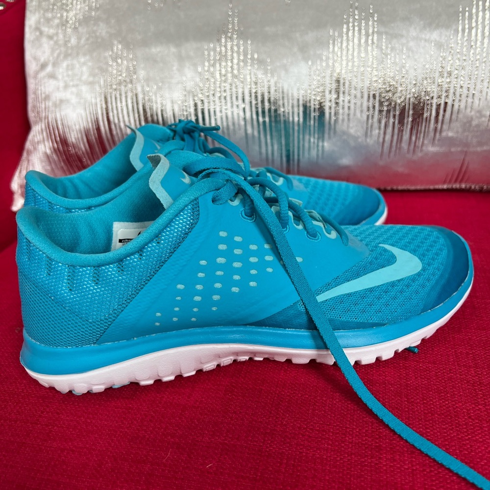 New Nike women’s FS Lite Run 2 Running Shoes Blue Lagoon/Pool